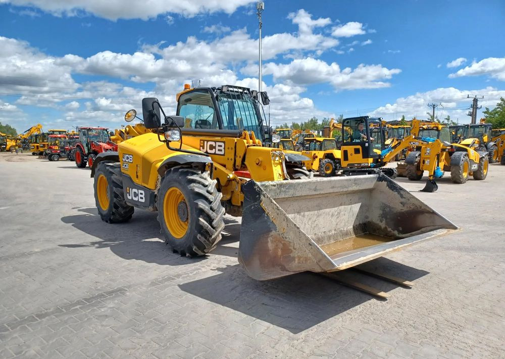 JCB 535-95 - Teleskopický manipulátor: obrázek 3 JCB 535-95 - Teleskopický manipulátor: obrázek 3