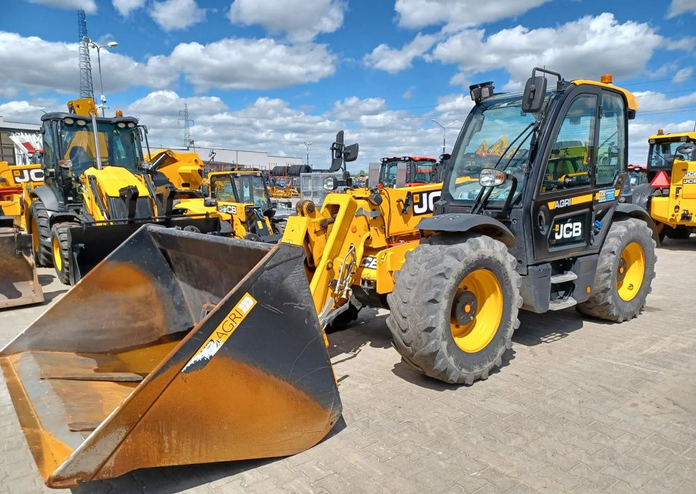 JCB 542-70 Agri - Teleskopický manipulátor: obrázek 2 JCB 542-70 Agri - Teleskopický manipulátor: obrázek 2