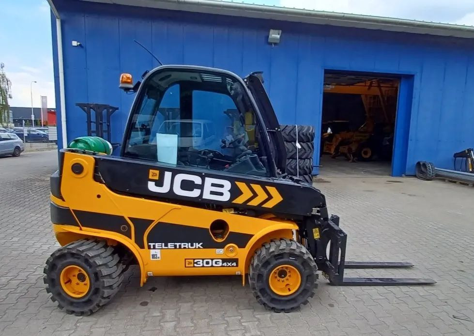 JCB TLT 30-20G 4x4 - Plynový vysokozdvižný vozík, Teleskopický manipulátor: obrázek 3 JCB TLT 30-20G 4x4 - Plynový vysokozdvižný vozík, Teleskopický manipulátor: obrázek 3