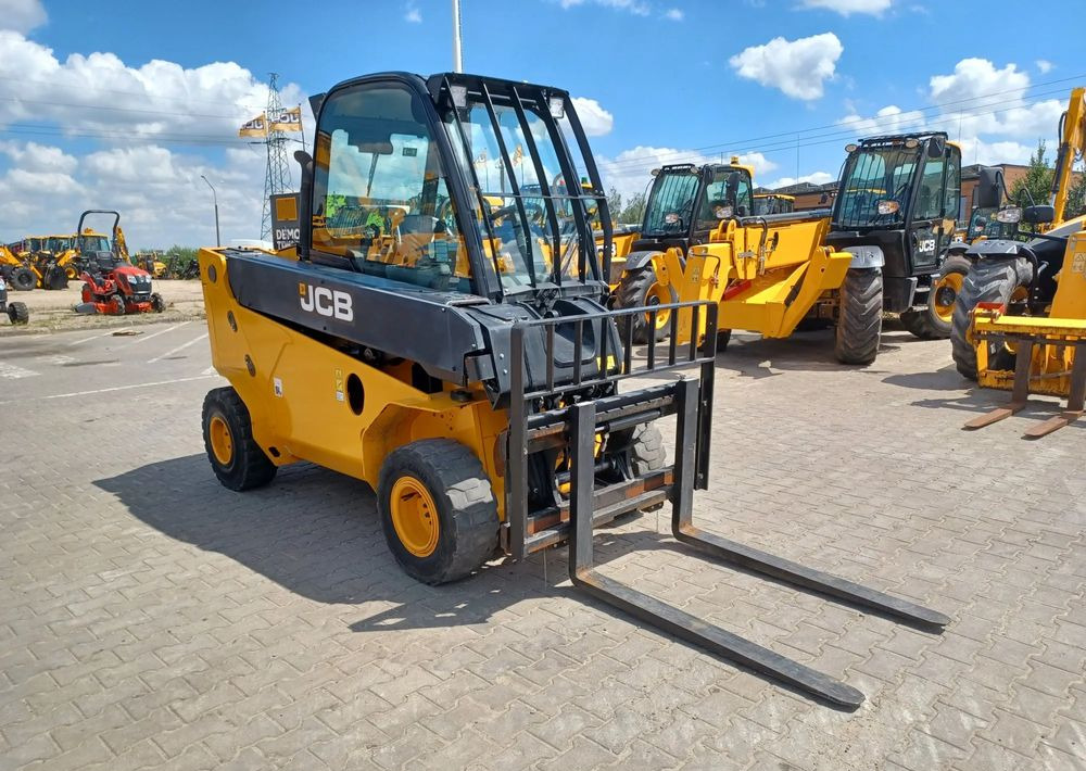 JCB TLT 35-26D - Dieselový vysokozdvižný vozík, Teleskopický manipulátor: obrázek 2 JCB TLT 35-26D - Dieselový vysokozdvižný vozík, Teleskopický manipulátor: obrázek 2