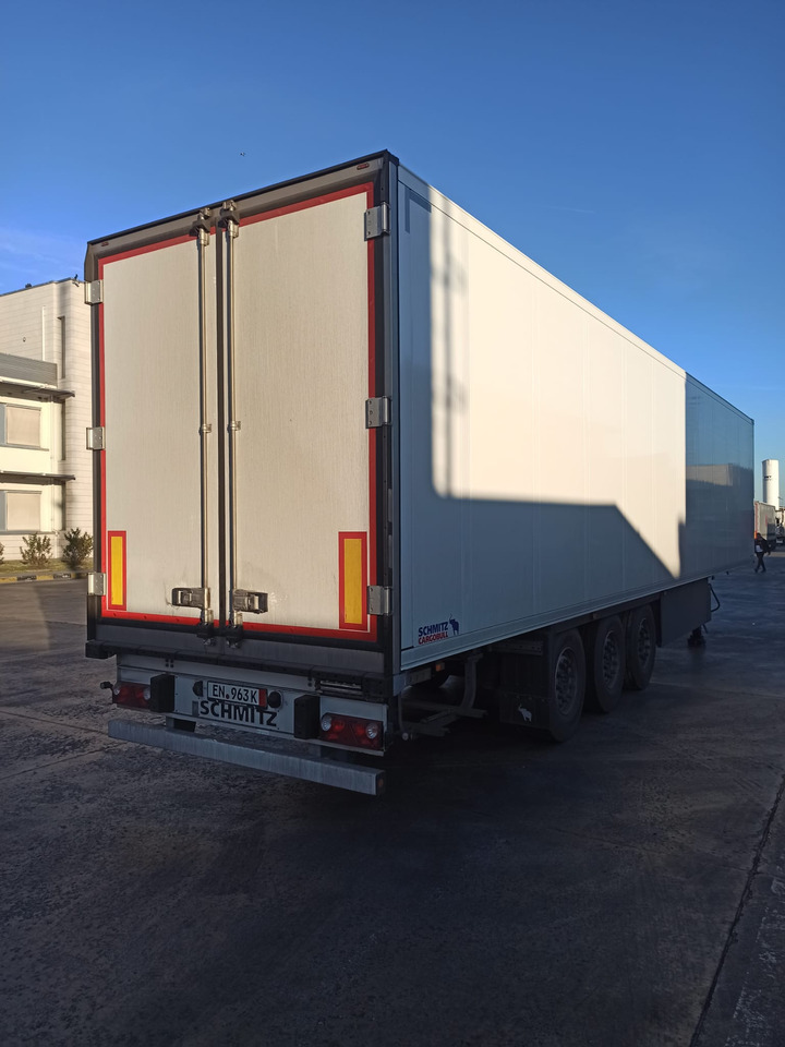 SCHMITZ CARGOBULL ThermoKing SKO 24/L - 13.4 FP COOL V7 FP 60 SMART - Chladírenský návěs: obrázek 4 SCHMITZ CARGOBULL ThermoKing SKO 24/L - 13.4 FP COOL V7 FP 60 SMART - Chladírenský návěs: obrázek 4