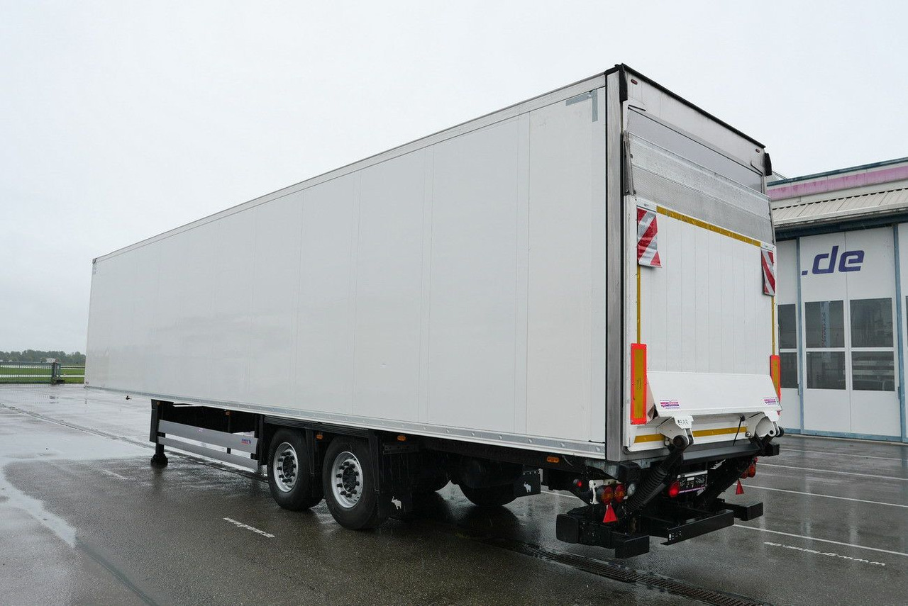 Schmitz Cargobull SKO 18 /LBW BÄR 2500 kg / CARRIER 1550 / LIFT - Skříňový návěs: obrázek 1 Schmitz Cargobull SKO 18 /LBW BÄR 2500 kg / CARRIER 1550 / LIFT - Skříňový návěs: obrázek 1