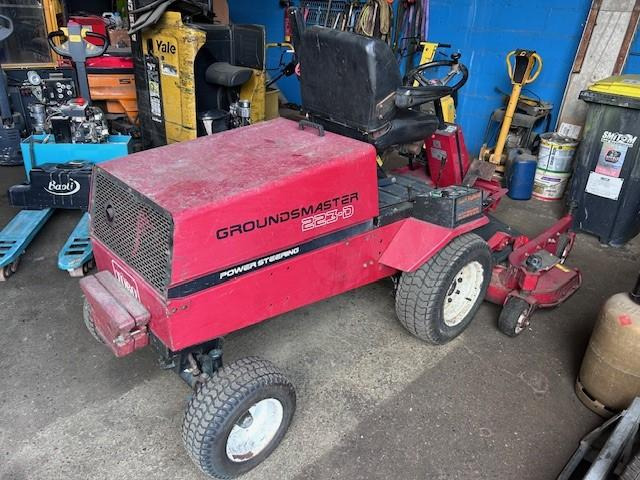 Toro 223D Groundmaster FRONTAL - Sekačka na trávu: obrázek 1 Toro 223D Groundmaster FRONTAL - Sekačka na trávu: obrázek 1
