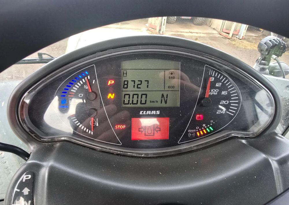 Claas Axion 850 Cmatic - Traktor: obrázek 4 Claas Axion 850 Cmatic - Traktor: obrázek 4