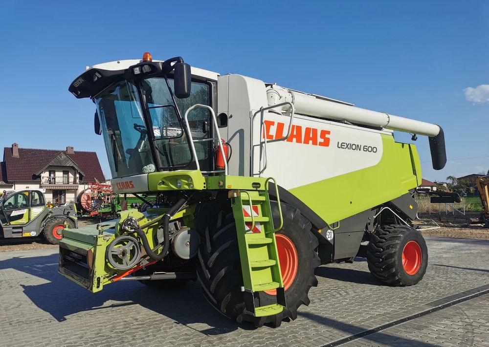 Claas Lexion 600 - Sklízecí mlátička: obrázek 1 Claas Lexion 600 - Sklízecí mlátička: obrázek 1