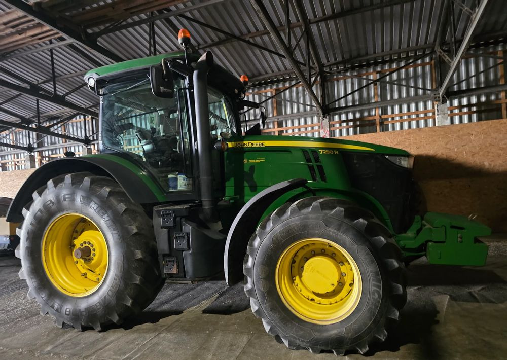 John Deere 7250R - Traktor: obrázek 3 John Deere 7250R - Traktor: obrázek 3