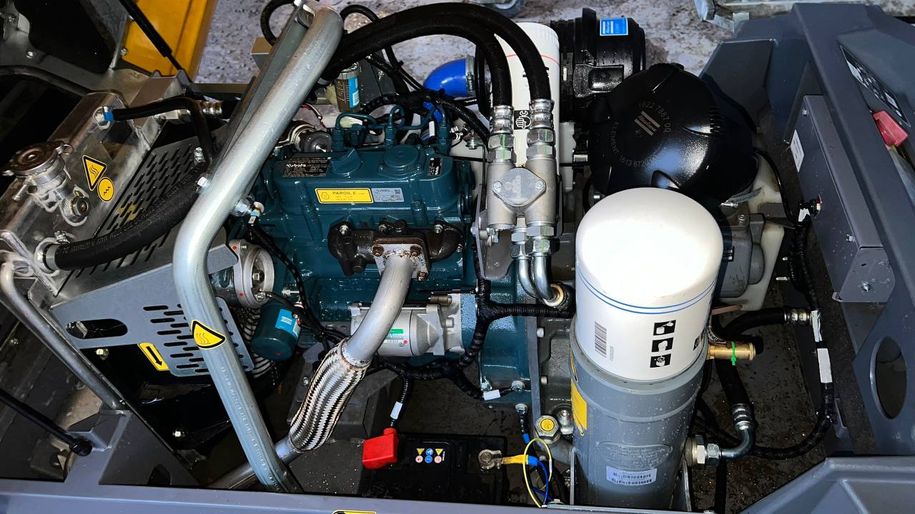 ATLAS Copco XAS48 - Mobilní kompresor: obrázek 2 ATLAS Copco XAS48 - Mobilní kompresor: obrázek 2