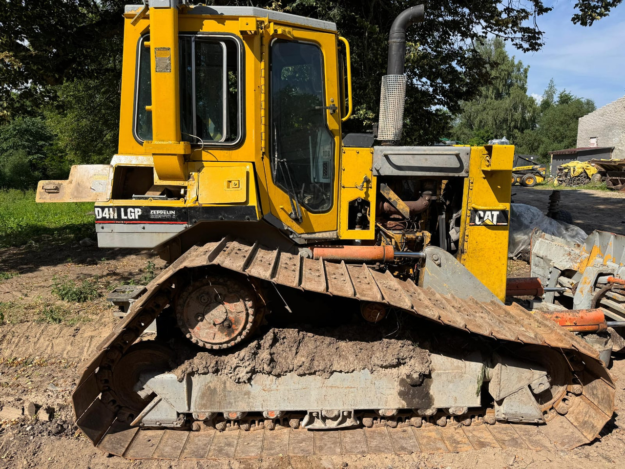 CATERPILLAR D4H LGP - Buldozer: obrázek 1 CATERPILLAR D4H LGP - Buldozer: obrázek 1