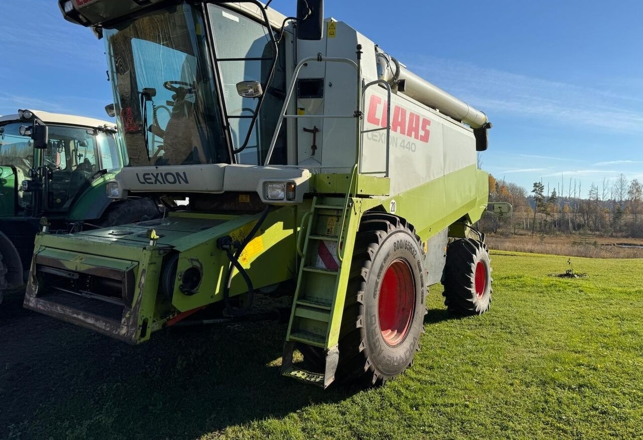 Claas Lexion 440 - Sklízecí mlátička: obrázek 1 Claas Lexion 440 - Sklízecí mlátička: obrázek 1