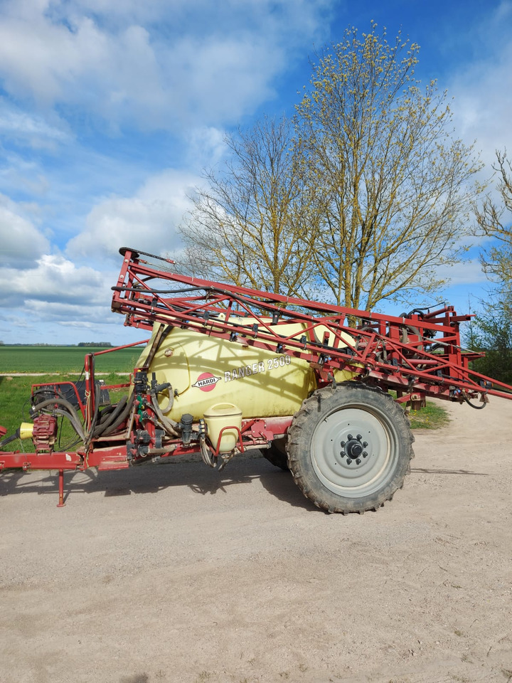 HARDI Ranger 2500 - Tažený postřikovač: obrázek 1 HARDI Ranger 2500 - Tažený postřikovač: obrázek 1