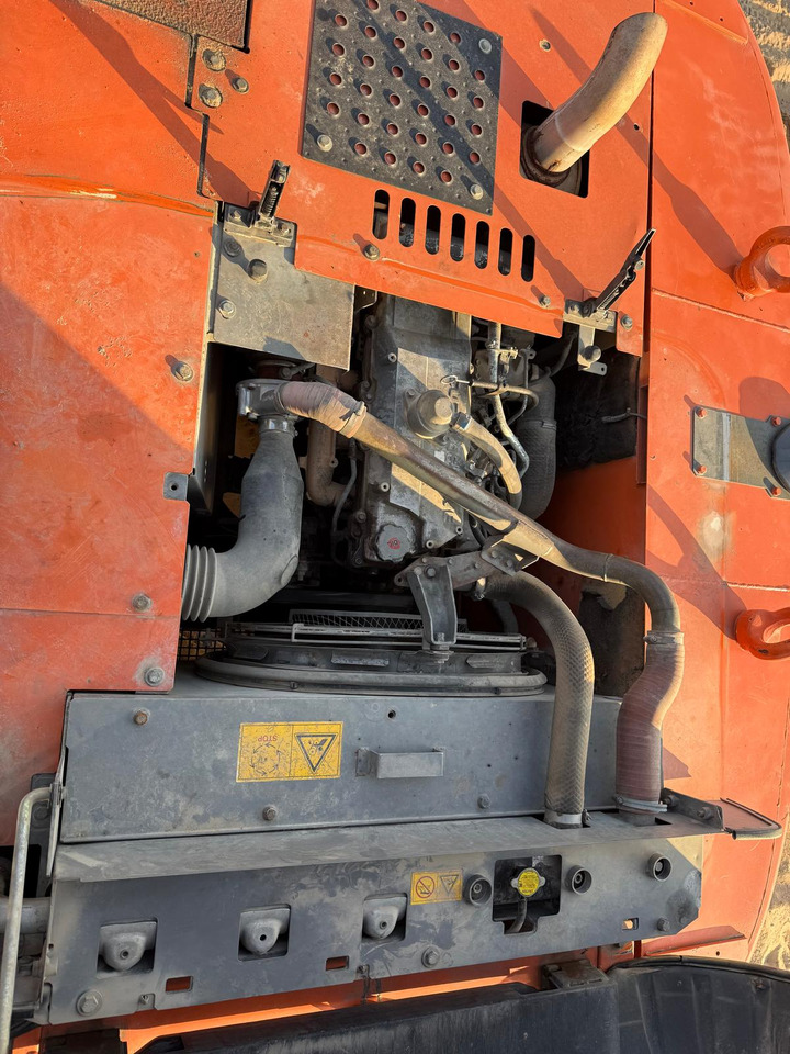 HITACHI ZX250LC-3 - Pásové rýpadlo: obrázek 4 HITACHI ZX250LC-3 - Pásové rýpadlo: obrázek 4