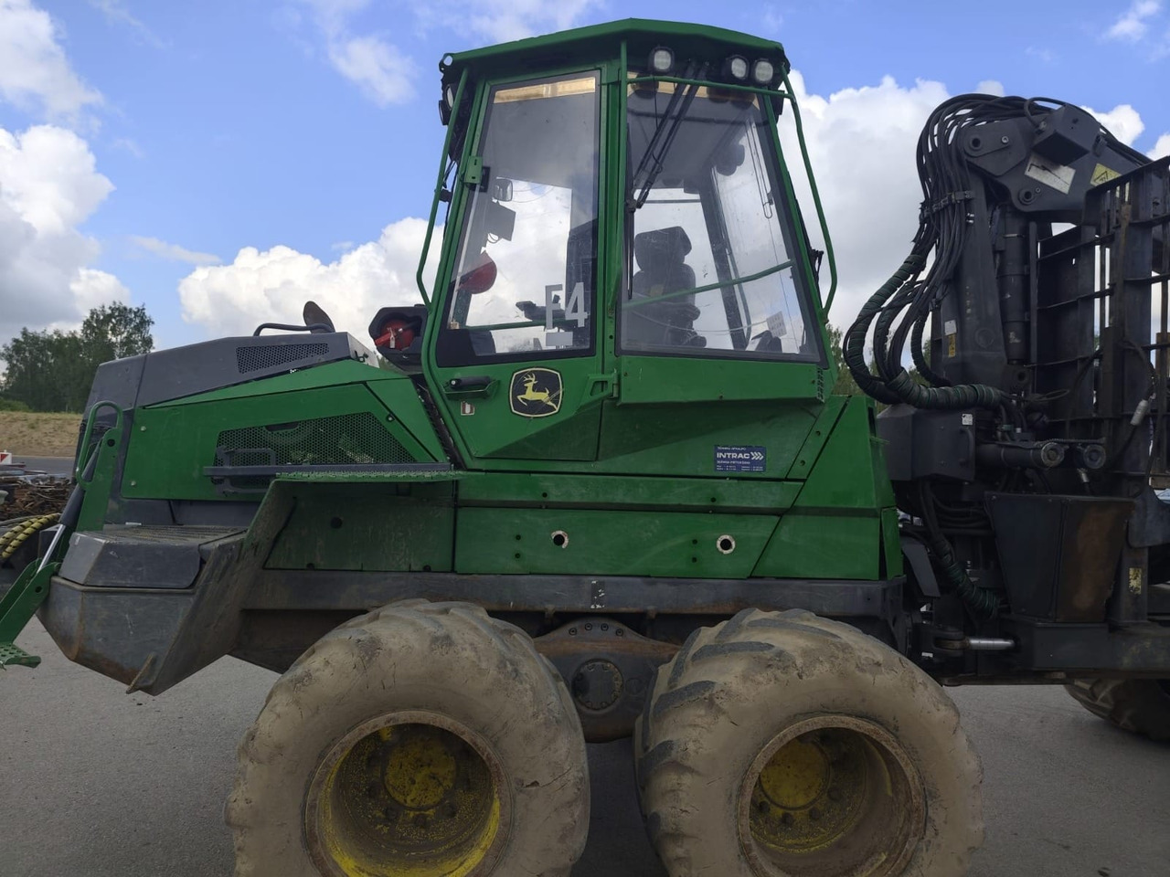 JOHN DEERE 910G - Vyvážecí souprava: obrázek 2 JOHN DEERE 910G - Vyvážecí souprava: obrázek 2