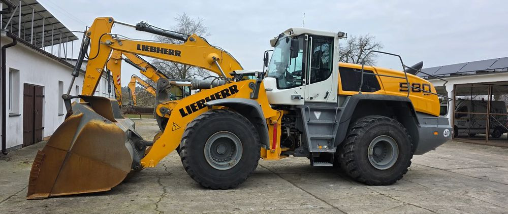 Liebherr 580 - Kolový nakladač: obrázek 4 Liebherr 580 - Kolový nakladač: obrázek 4