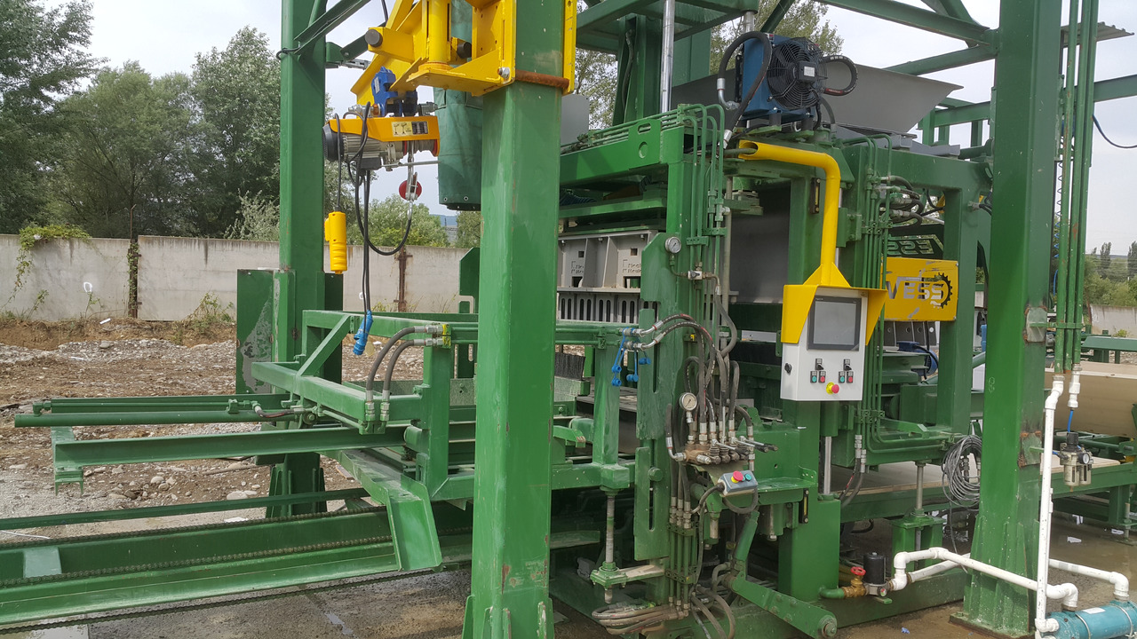 COMPACT 5.1 AUTOMATIC BLOCK MAKING MACHINE - Vibrolis: obrázek 3 COMPACT 5.1 AUTOMATIC BLOCK MAKING MACHINE - Vibrolis: obrázek 3