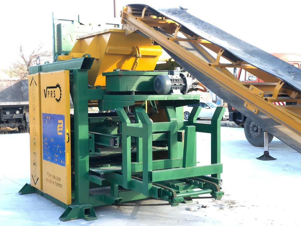Economic Concrete Block Machine - Vibrolis: obrázek 4 Economic Concrete Block Machine - Vibrolis: obrázek 4
