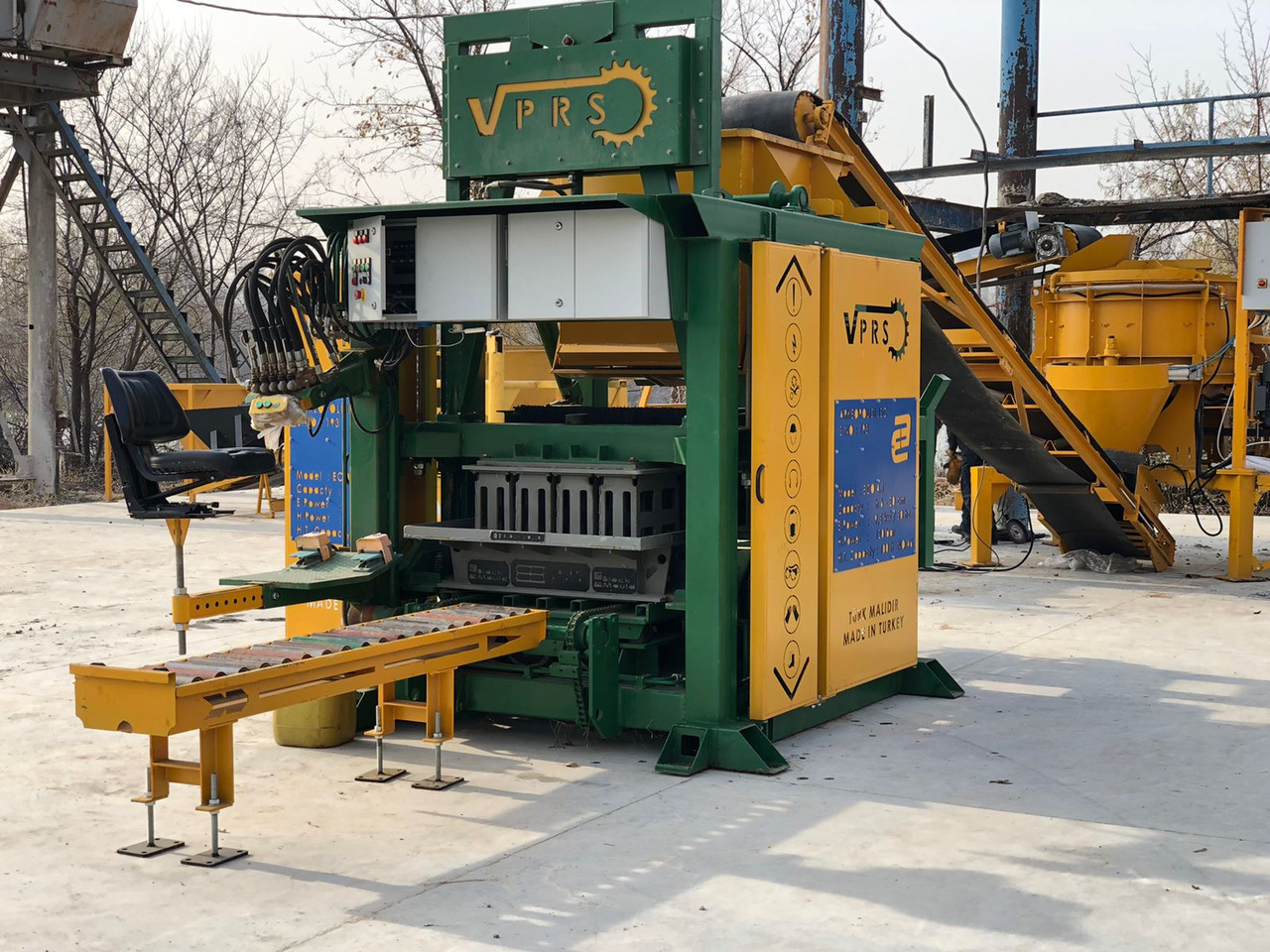 Economic Hollow Block Machine - Vibrolis: obrázek 1 Economic Hollow Block Machine - Vibrolis: obrázek 1
