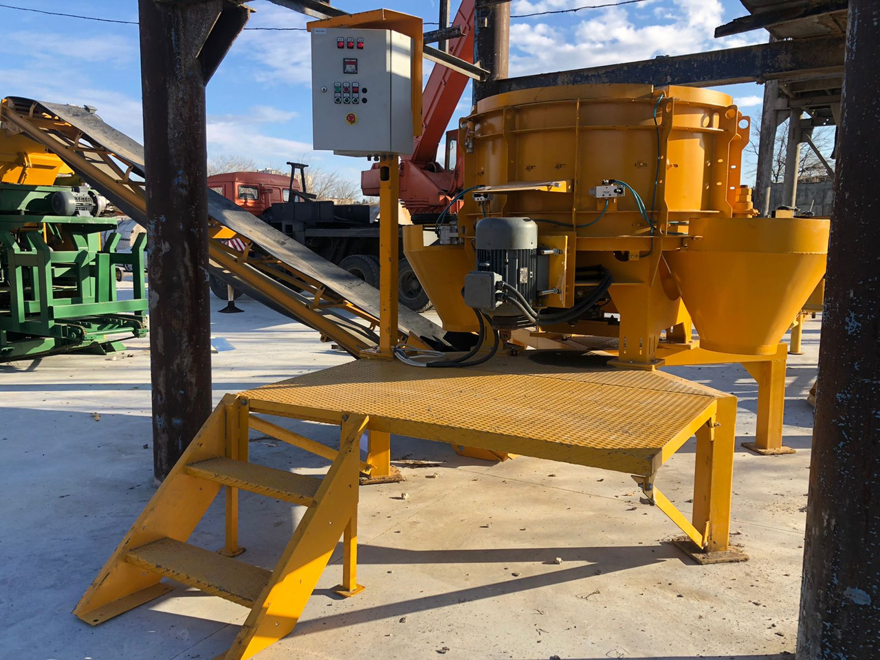 Economic Hollow Block Machine - Vibrolis: obrázek 4 Economic Hollow Block Machine - Vibrolis: obrázek 4