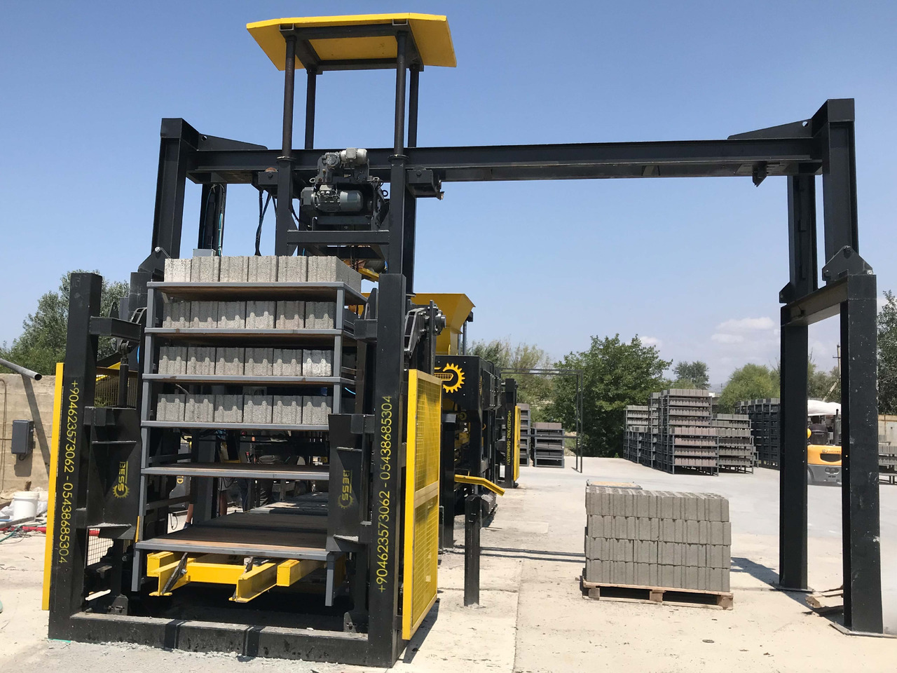 Hollow Block Making Machine | PRS-1200 Full Automatic - Vibrolis: obrázek 5 Hollow Block Making Machine | PRS-1200 Full Automatic - Vibrolis: obrázek 5
