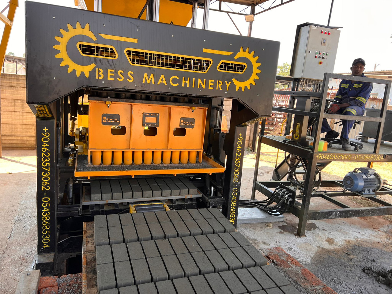 PRS-600 Semi-Automatic Concrete Block Machine - Vibrolis: obrázek 5 PRS-600 Semi-Automatic Concrete Block Machine - Vibrolis: obrázek 5