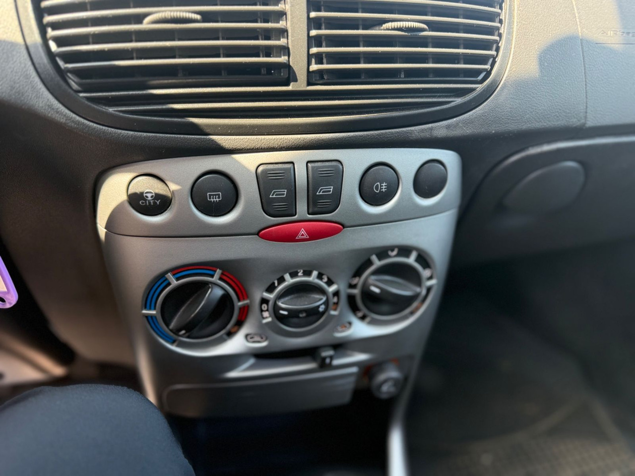 Sedan Fiat Punto Aktueller HU: obrázek 11