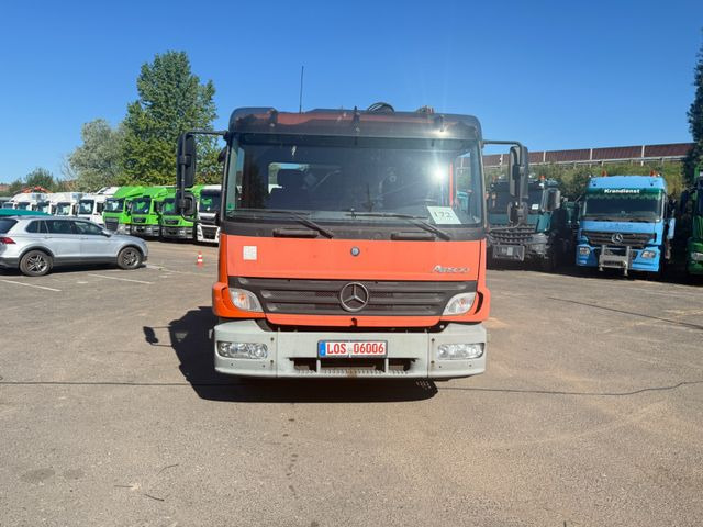 Mercedes-Benz Atego 1223 mit Kran MKG HLK 76 - Nákladní automobil valníkový/ Plošinový, Auto s hydraulickou rukou: obrázek 1 Mercedes-Benz Atego 1223 mit Kran MKG HLK 76 - Nákladní automobil valníkový/ Plošinový, Auto s hydraulickou rukou: obrázek 1