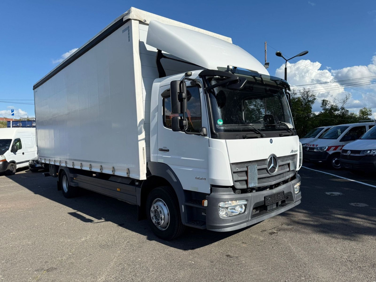 Mercedes-Benz Atego 1224 18 tkm - Skříňový nákladní auto: obrázek 2 Mercedes-Benz Atego 1224 18 tkm - Skříňový nákladní auto: obrázek 2