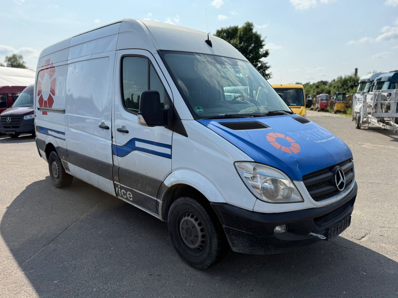Mercedes-Benz Sprinter II Kasten 313 CDI MOTORSCHADEN !!! - Furgon: obrázek 2 Mercedes-Benz Sprinter II Kasten 313 CDI MOTORSCHADEN !!! - Furgon: obrázek 2