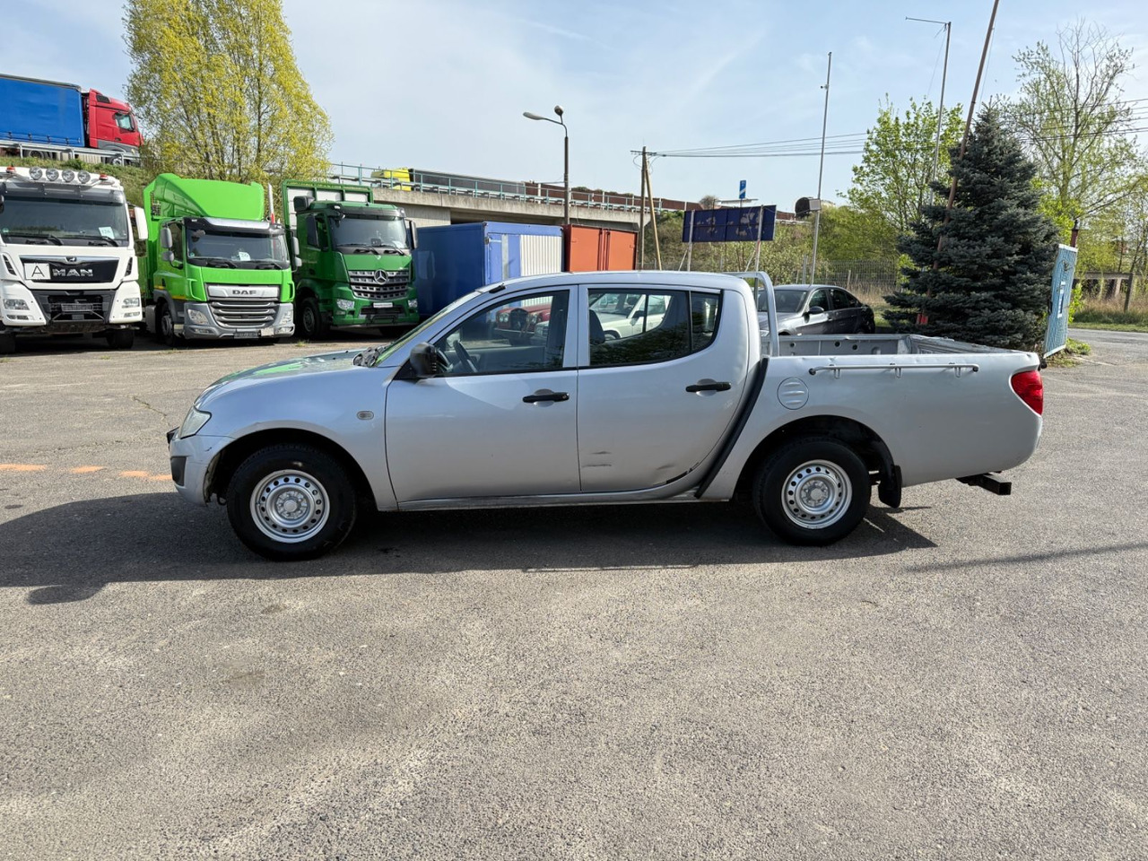 Mitsubishi L200 Inform Doppelkabine 2WD - SUV: obrázek 3 Mitsubishi L200 Inform Doppelkabine 2WD - SUV: obrázek 3