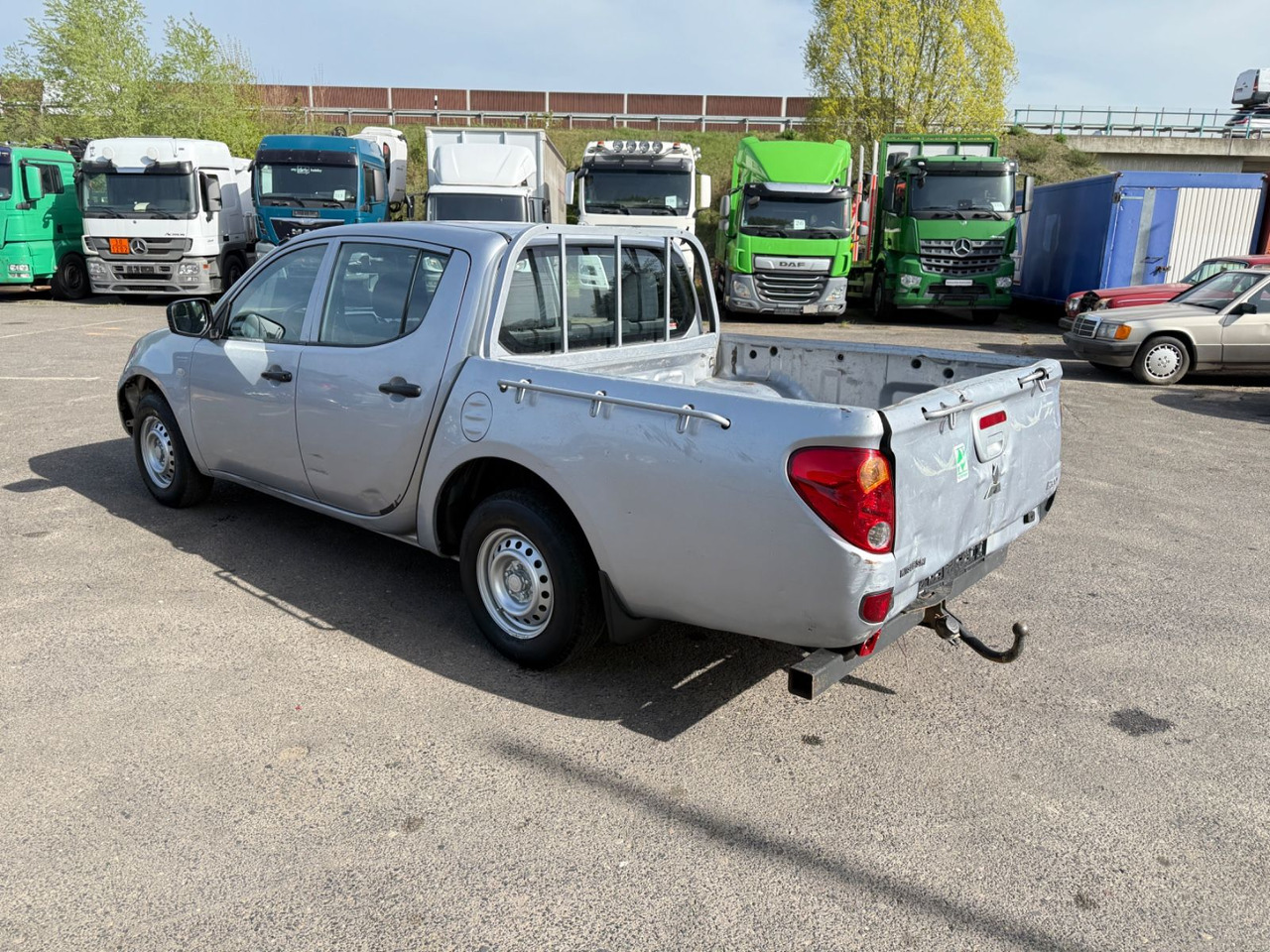 Mitsubishi L200 Inform Doppelkabine 2WD - SUV: obrázek 4 Mitsubishi L200 Inform Doppelkabine 2WD - SUV: obrázek 4
