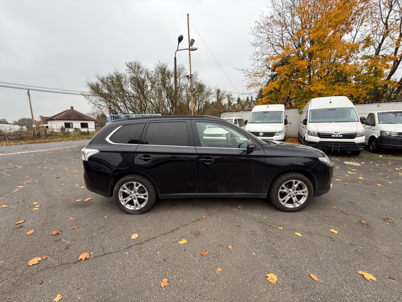 Mitsubishi Outlander 4X4 Allrad ClearTec Instyle - SUV: obrázek 3 Mitsubishi Outlander 4X4 Allrad ClearTec Instyle - SUV: obrázek 3
