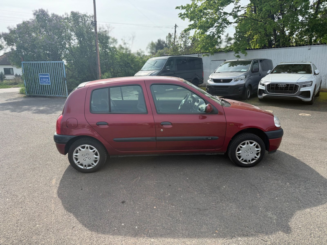 Renault Clio Basis 1.2 HU - Sedan: obrázek 3 Renault Clio Basis 1.2 HU - Sedan: obrázek 3