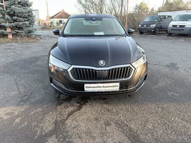 Skoda Octavia Combi First Edition Leder Navi Automatik - Sedan: obrázek 1 Skoda Octavia Combi First Edition Leder Navi Automatik - Sedan: obrázek 1