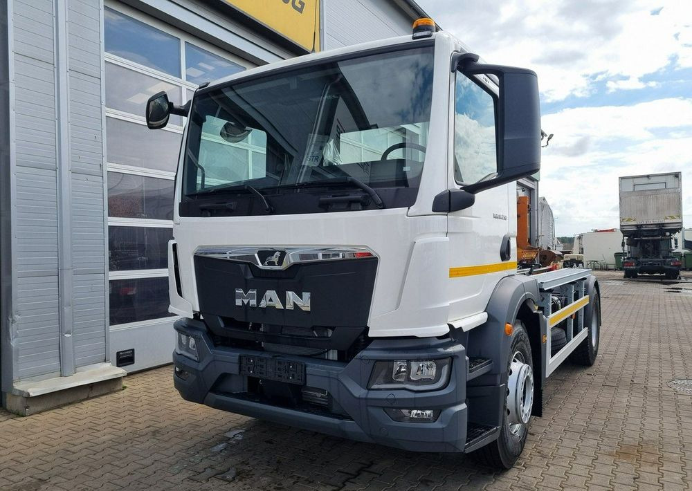 MAN TGM 18 250 - Vůz na odvoz odpadků: obrázek 2 MAN TGM 18 250 - Vůz na odvoz odpadků: obrázek 2