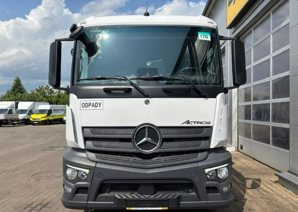 Mercedes-Benz Actros - Vůz na odvoz odpadků: obrázek 2 Mercedes-Benz Actros - Vůz na odvoz odpadků: obrázek 2