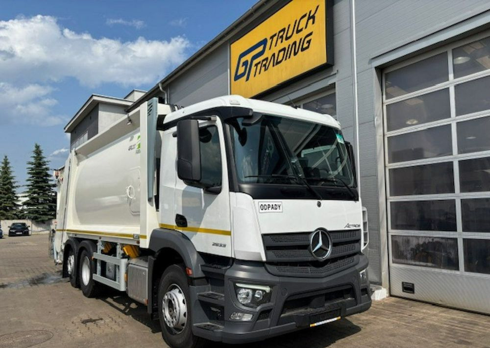 Mercedes-Benz Actros - Vůz na odvoz odpadků: obrázek 3 Mercedes-Benz Actros - Vůz na odvoz odpadků: obrázek 3