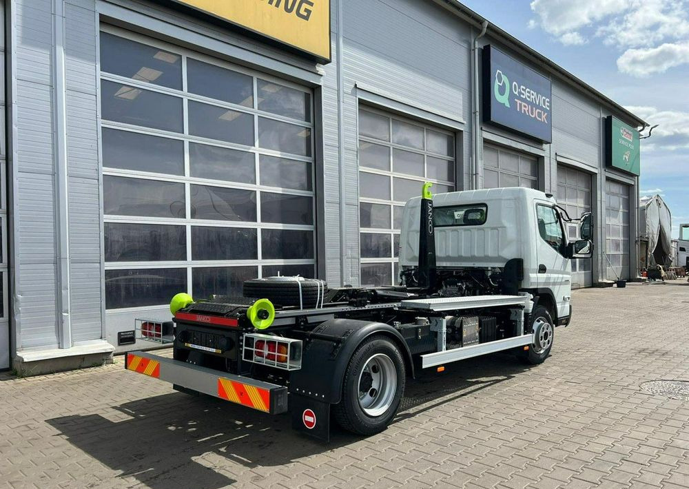 Mitsubishi Fuso - Hákový nosič kontejnerů: obrázek 4 Mitsubishi Fuso - Hákový nosič kontejnerů: obrázek 4