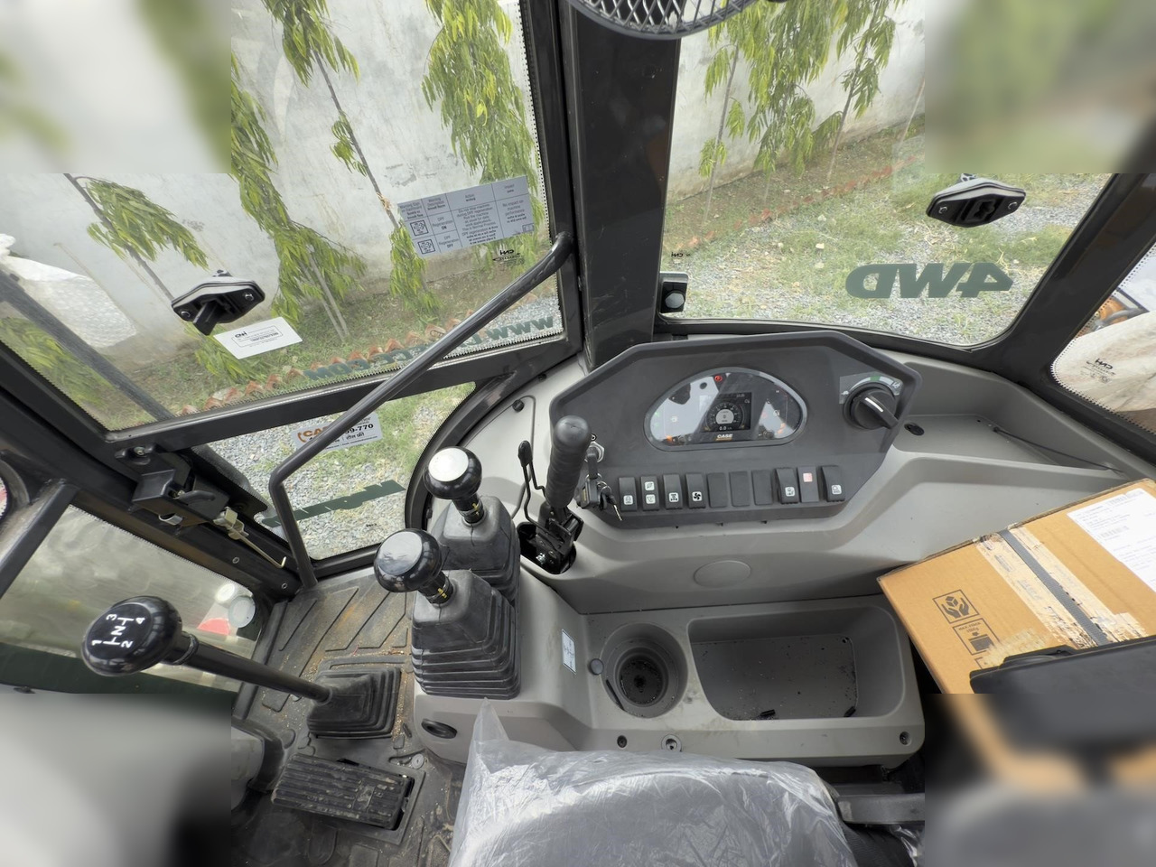 Nový Rýpadlo-nakladač CASE 770NX MAGNUM: obrázek 19
