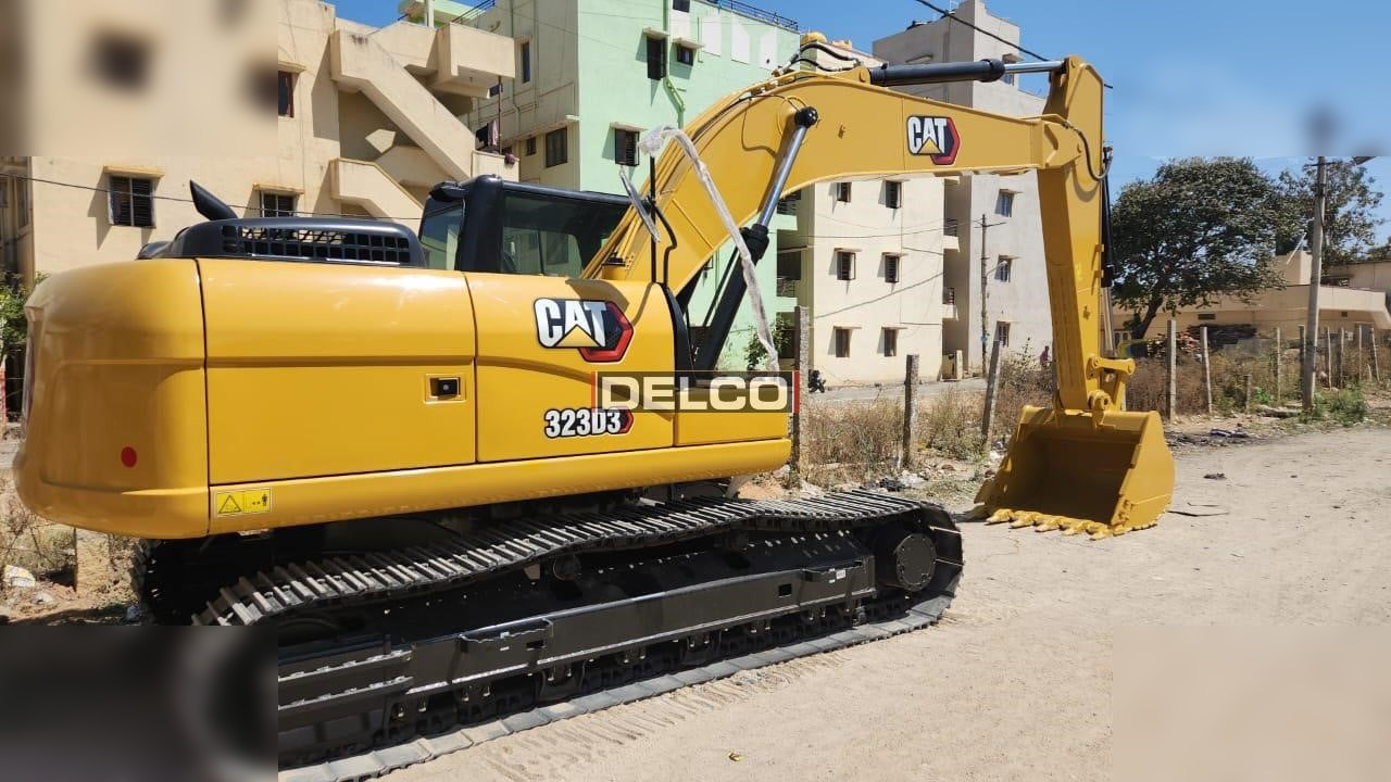 CATERPILLAR 323D3 - Pásové rýpadlo: obrázek 2 CATERPILLAR 323D3 - Pásové rýpadlo: obrázek 2