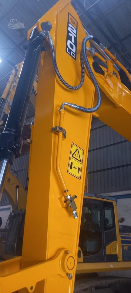 Nový Pásové rýpadlo JCB JS210 LC: obrázek 6
