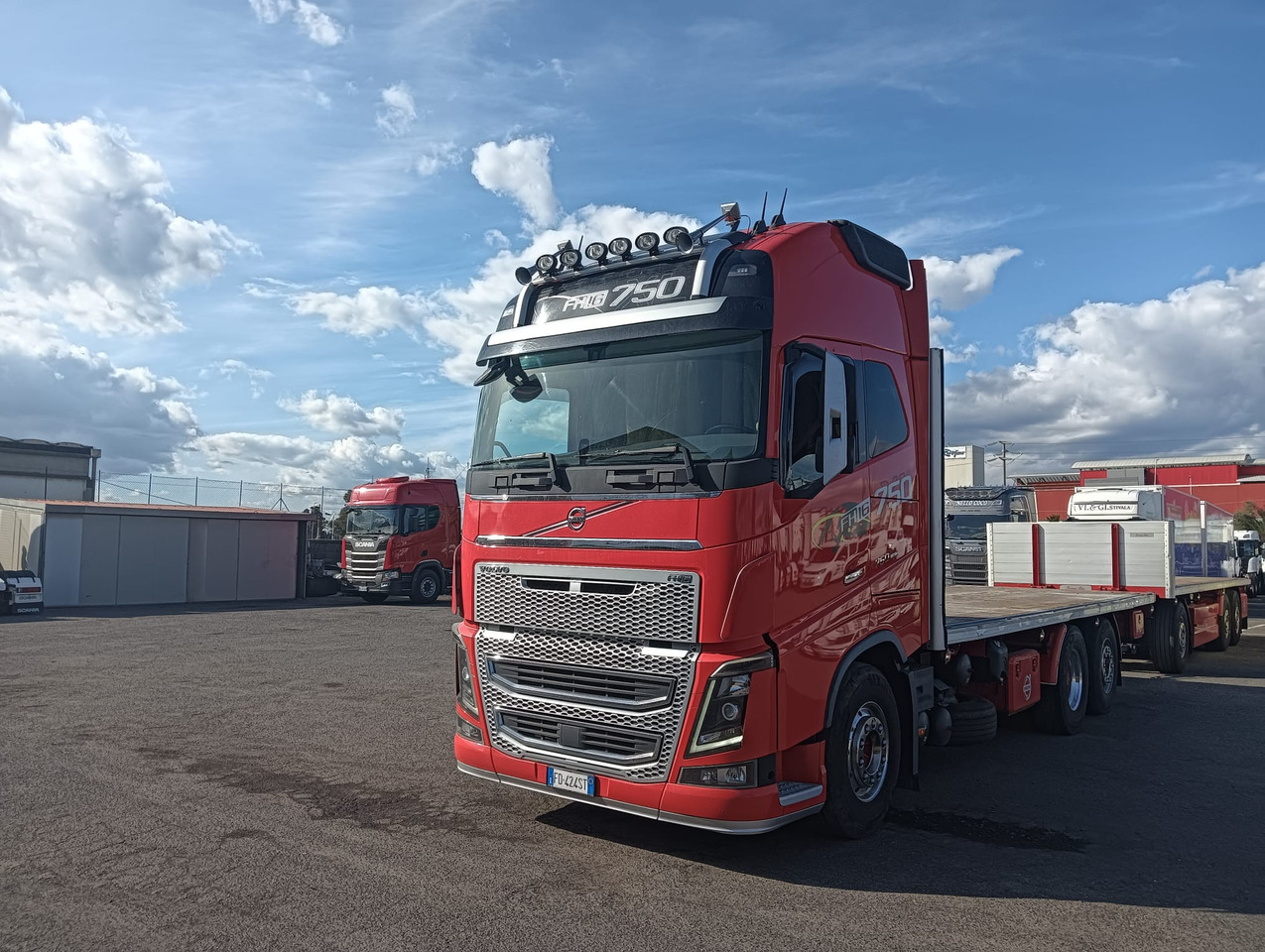 VOLVO FH16 750 - Nákladní automobil valníkový/ Plošinový: obrázek 1 VOLVO FH16 750 - Nákladní automobil valníkový/ Plošinový: obrázek 1