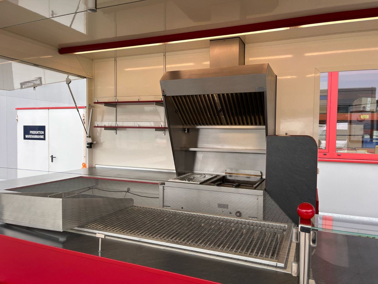 Borco-Höhns Imbiss Foodtruck - Prodejní přívěs: obrázek 4 Borco-Höhns Imbiss Foodtruck - Prodejní přívěs: obrázek 4