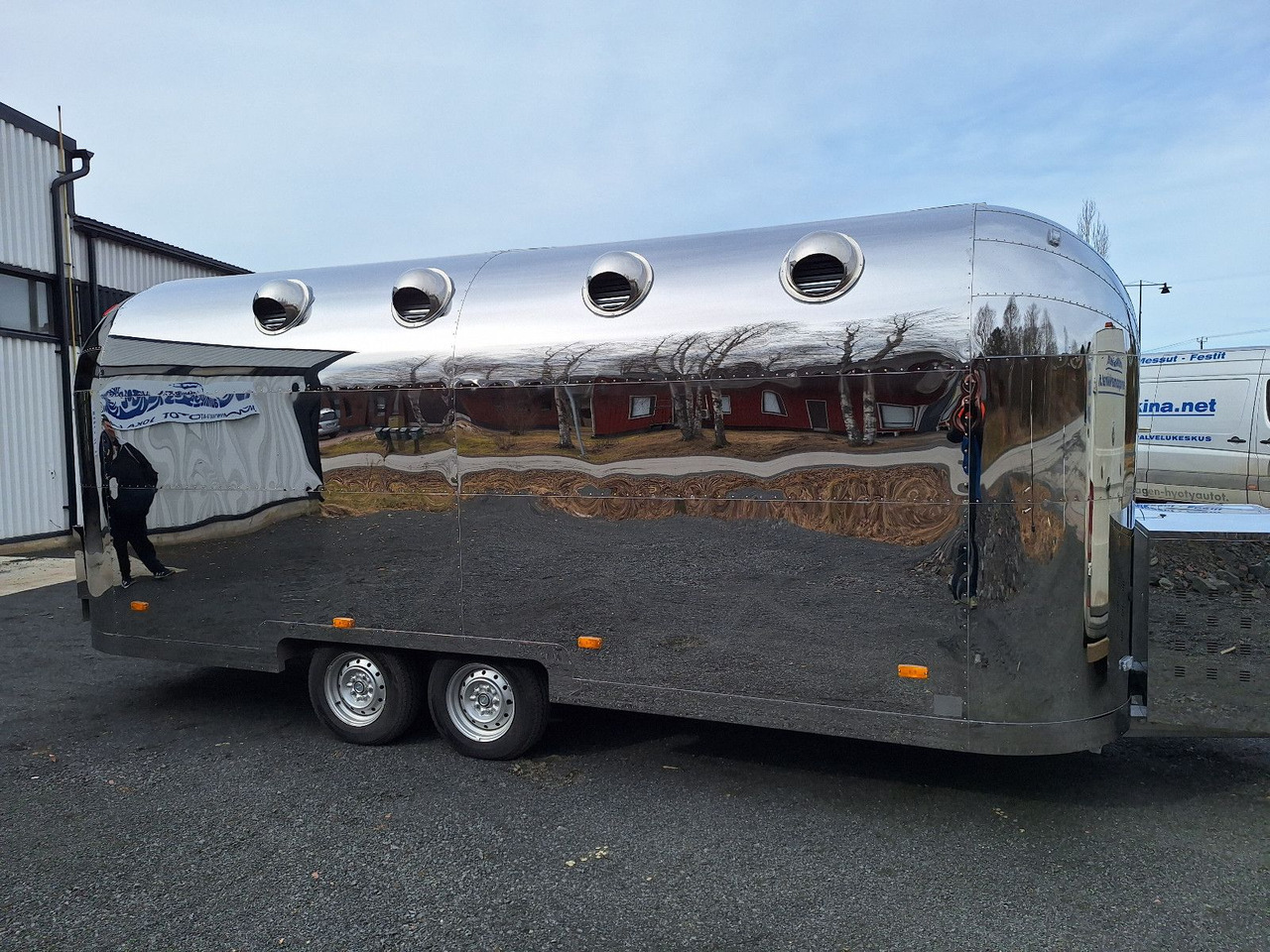 Esselmann Delistar American 6000 ähn. Airstream - Prodejní přívěs: obrázek 4 Esselmann Delistar American 6000 ähn. Airstream - Prodejní přívěs: obrázek 4