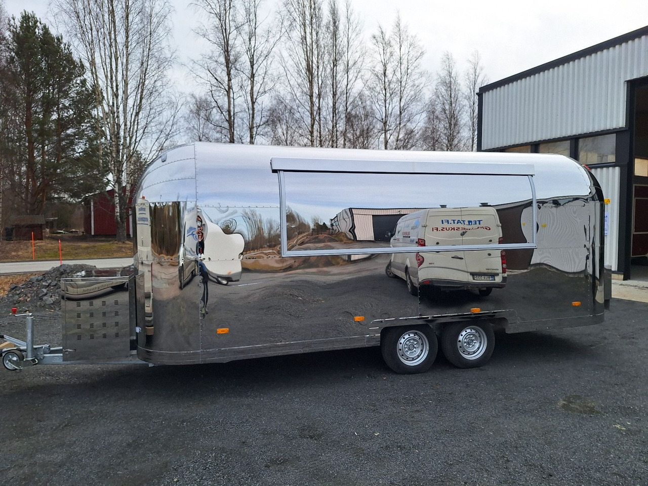 Esselmann Delistar American 6000 ähn. Airstream - Prodejní přívěs: obrázek 3 Esselmann Delistar American 6000 ähn. Airstream - Prodejní přívěs: obrázek 3