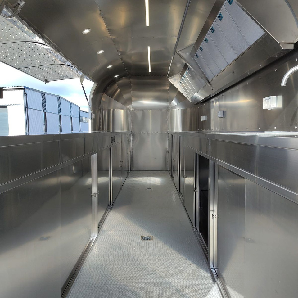Esselmann Delistar Foodtruck 6000 ähn. Airstream - Prodejní přívěs: obrázek 2 Esselmann Delistar Foodtruck 6000 ähn. Airstream - Prodejní přívěs: obrázek 2