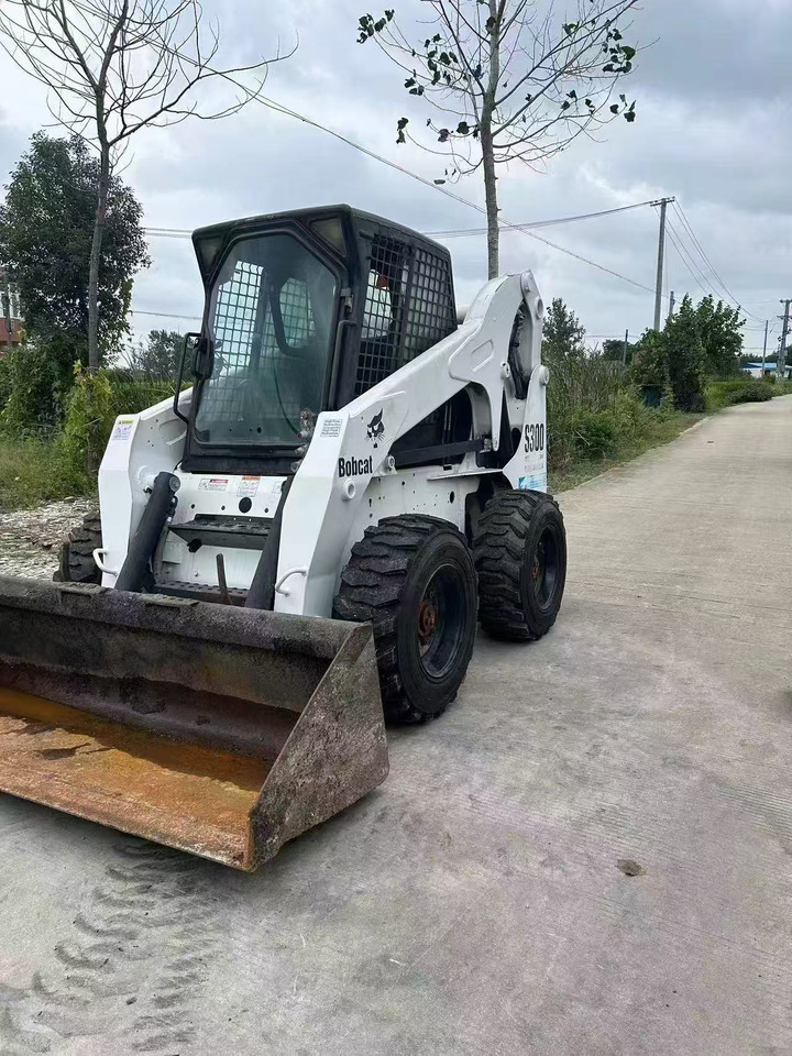Bobcat S300 - Smykový nakladač: obrázek 4 Bobcat S300 - Smykový nakladač: obrázek 4