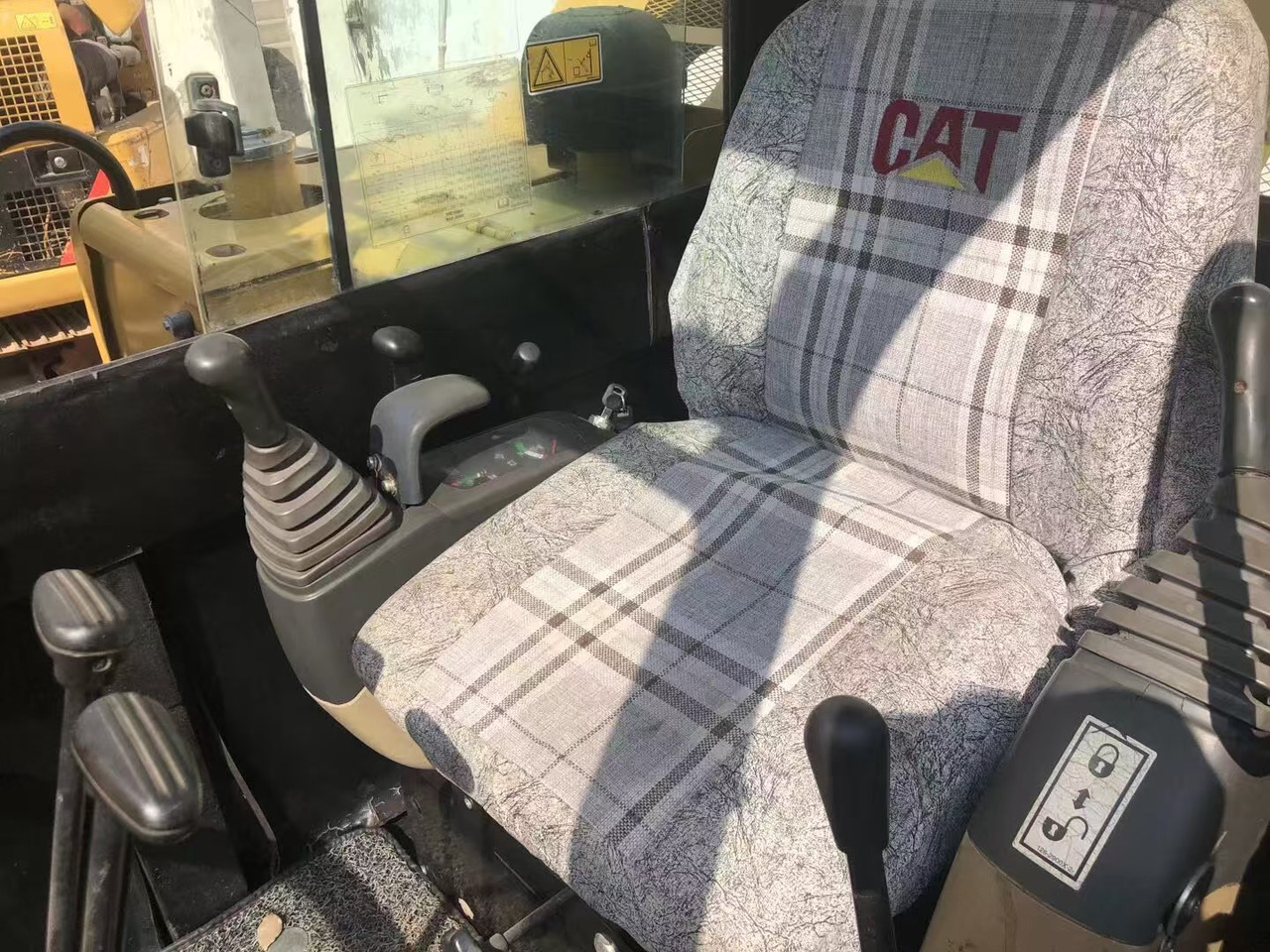 CAT 306D - Pásové rýpadlo: obrázek 3 CAT 306D - Pásové rýpadlo: obrázek 3