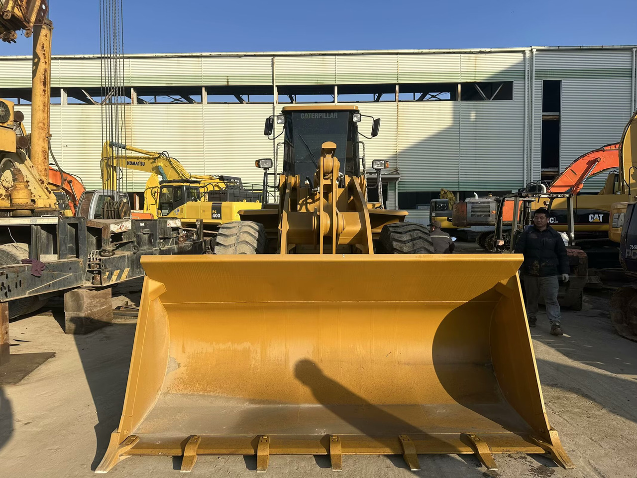 CAT 966H - Kolový nakladač: obrázek 2 CAT 966H - Kolový nakladač: obrázek 2