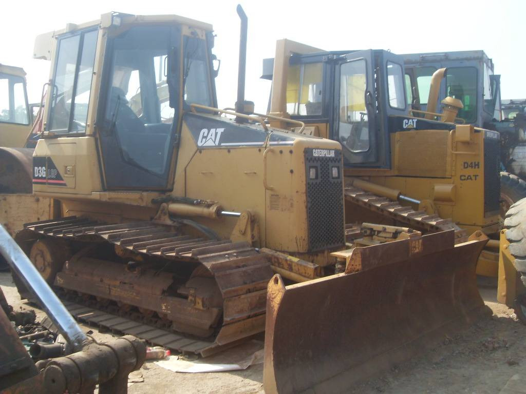 CAT D 3 G LGP - Buldozer: obrázek 1 CAT D 3 G LGP - Buldozer: obrázek 1
