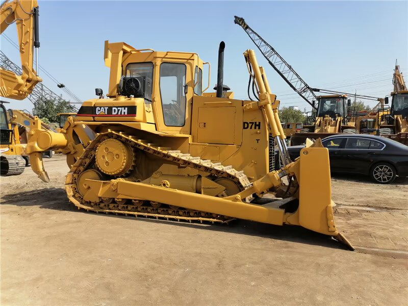 CAT D7H - Buldozer: obrázek 2 CAT D7H - Buldozer: obrázek 2
