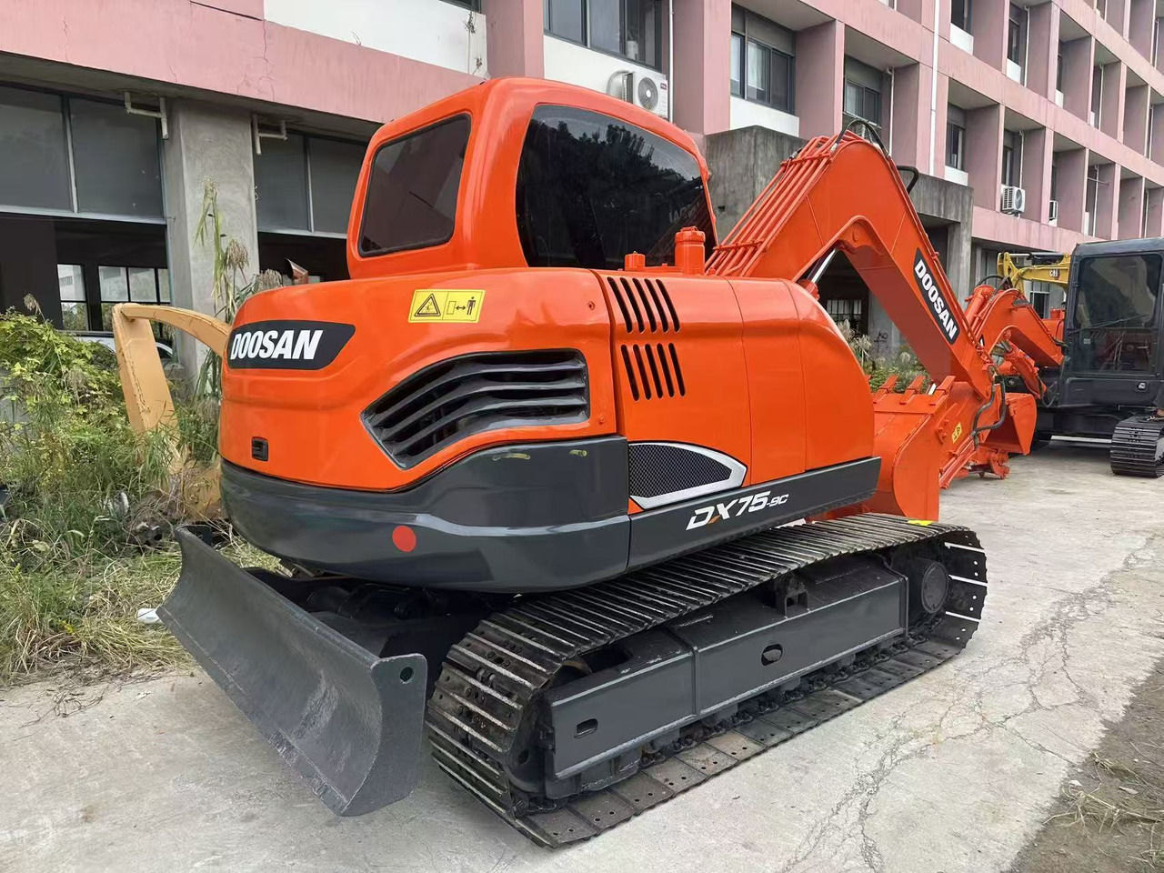 Doosan DX75 - Pásové rýpadlo: obrázek 1 Doosan DX75 - Pásové rýpadlo: obrázek 1